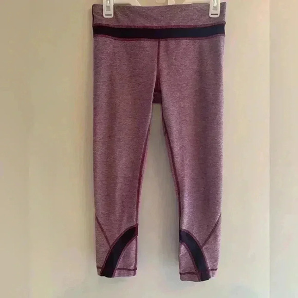 Lululemon Woman’s Purple Crop Leggings - Picture 1 of 7